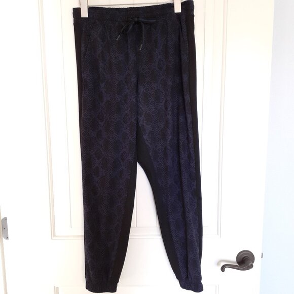 Athleta Pants - Athleta Brooklyn Jogger Blue Snakeskin Size 8